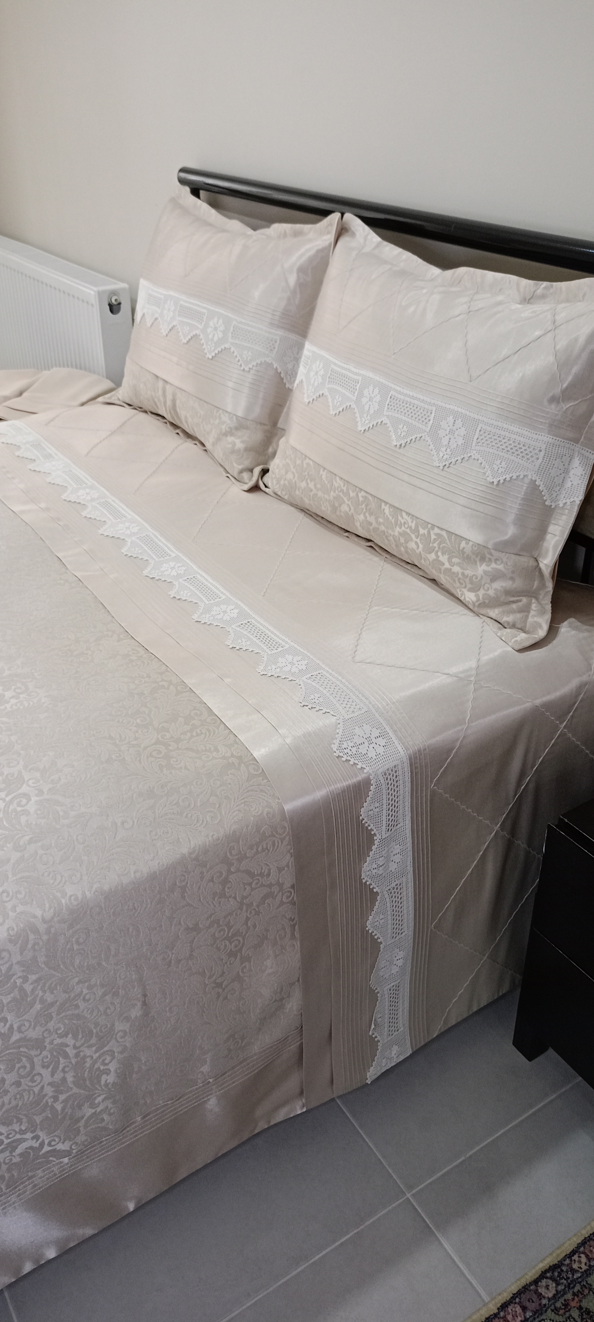 Uç Dantelli Pike Takımı