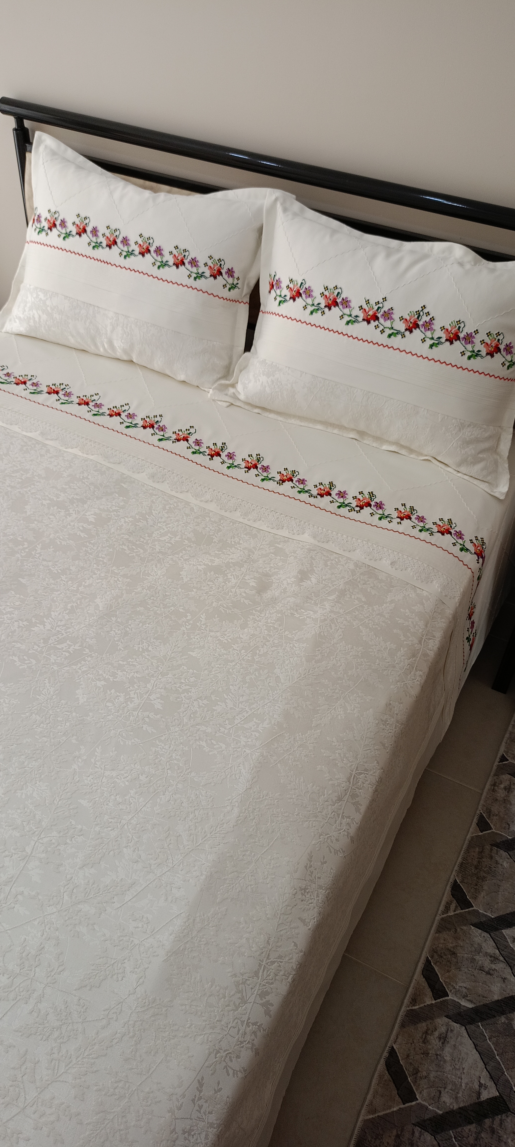 Kaneviçeli ve Dantelli Pike Takımı