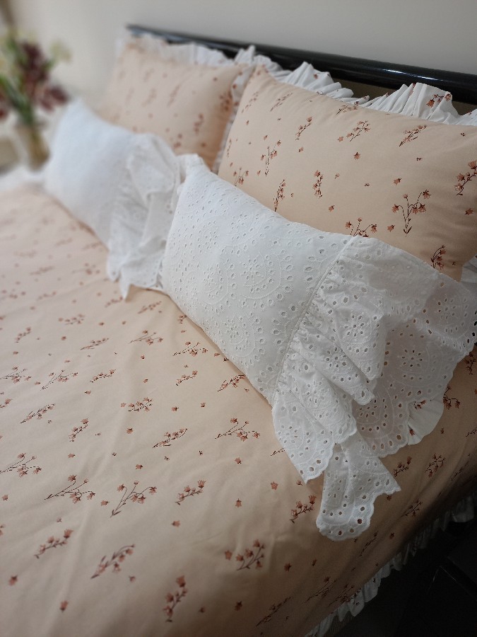 iki adet dekoratif kırlent