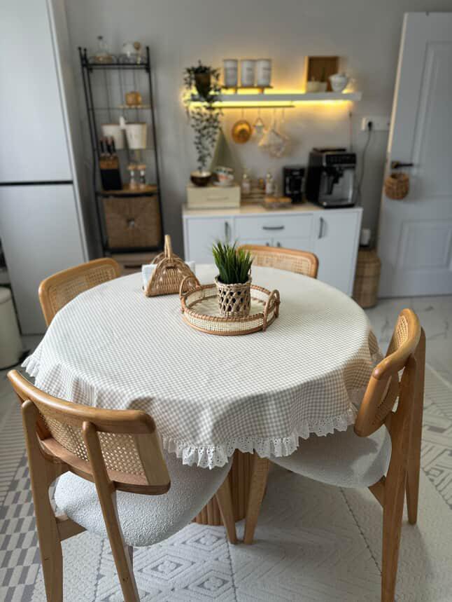 pitikare masa örtüsü